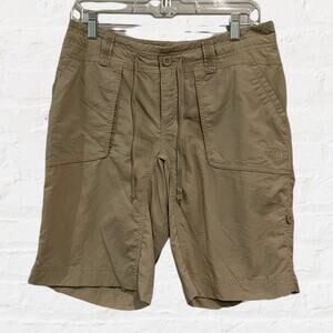 The North Face Long Khaki Shorts Women’s Sz 6